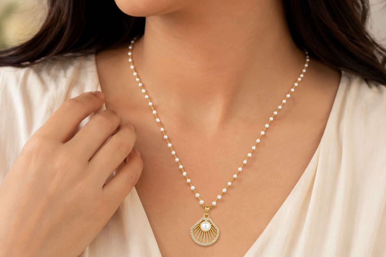 Elegant Pearl Pendant Necklace