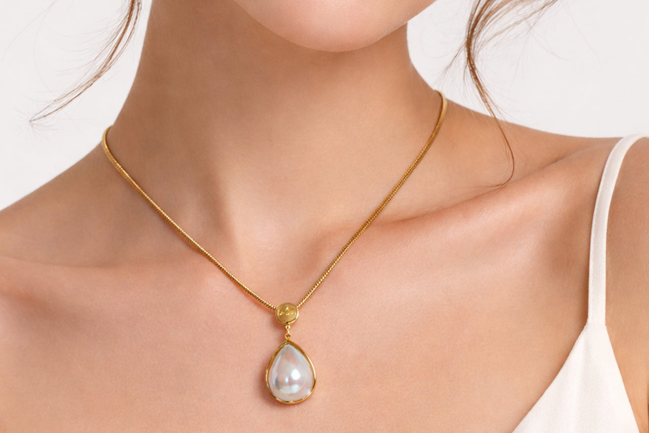 Pearl Drop Pendant Necklace