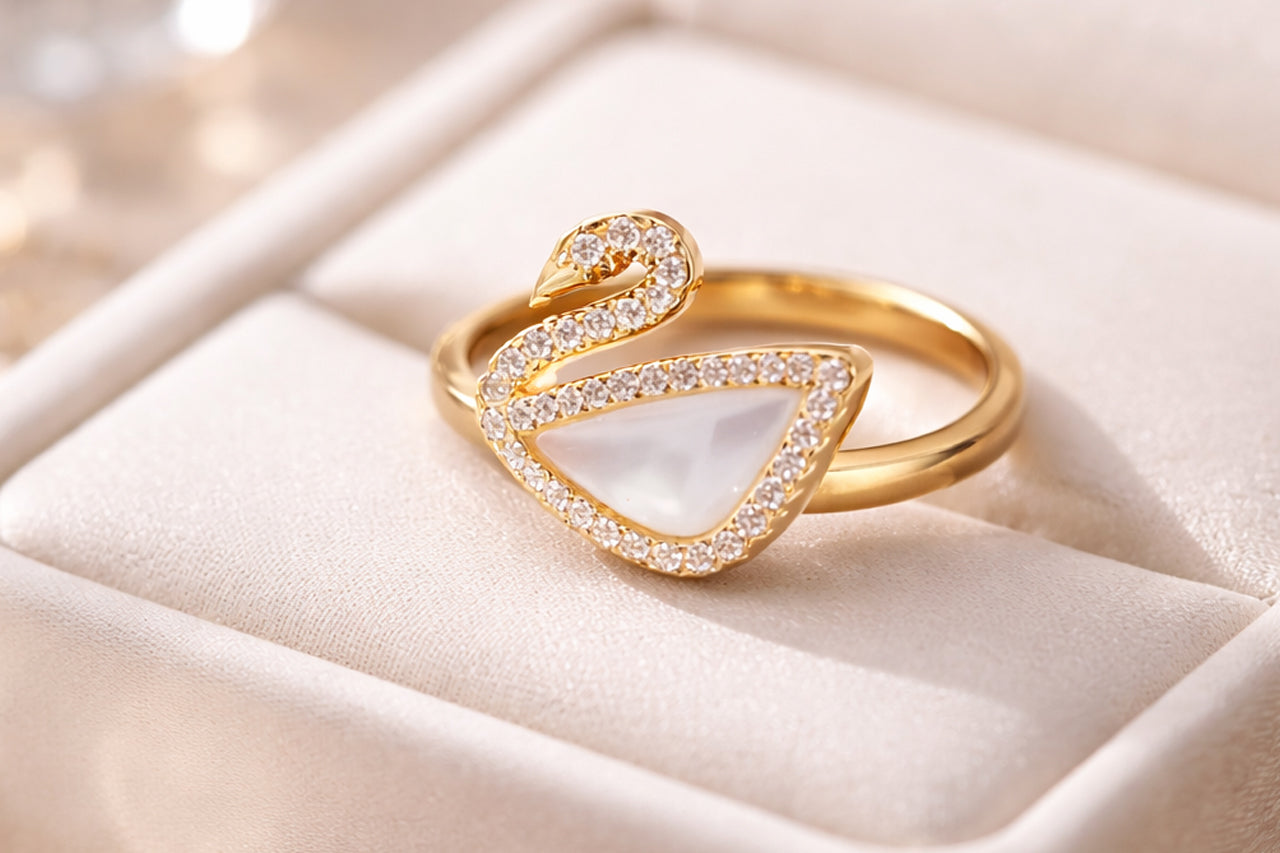 Swan Grace Statement Ring