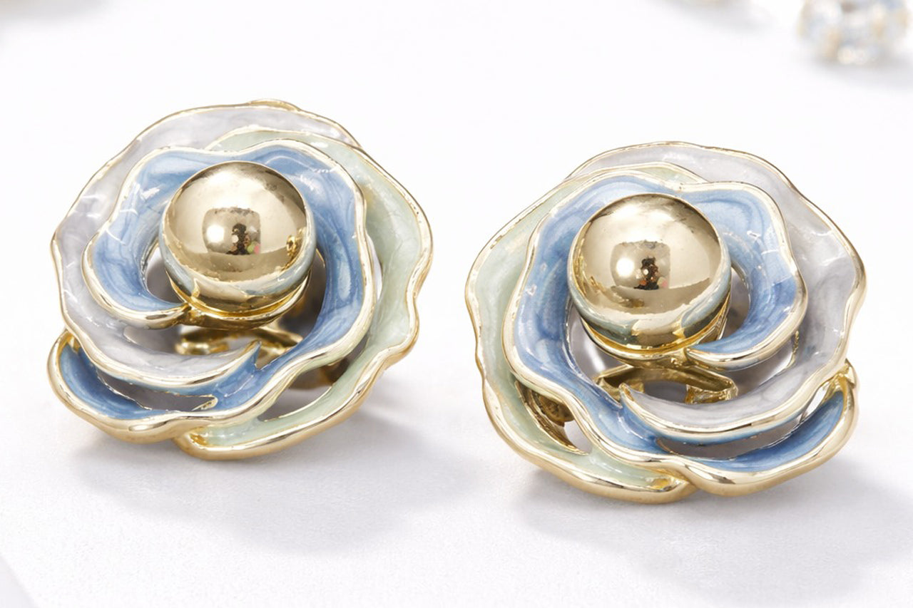 Elegant Gold & Enamel Rose Design