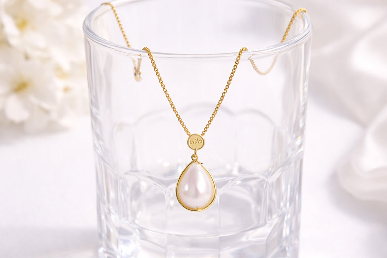Pearl Drop Pendant Necklace